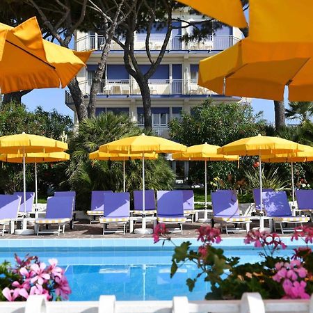לידו די ג'סולו Hotel Majestic מראה חיצוני תמונה