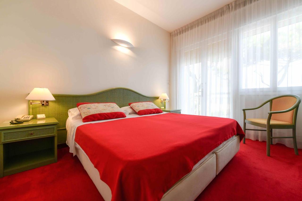 לידו די ג'סולו Hotel Majestic מראה חיצוני תמונה