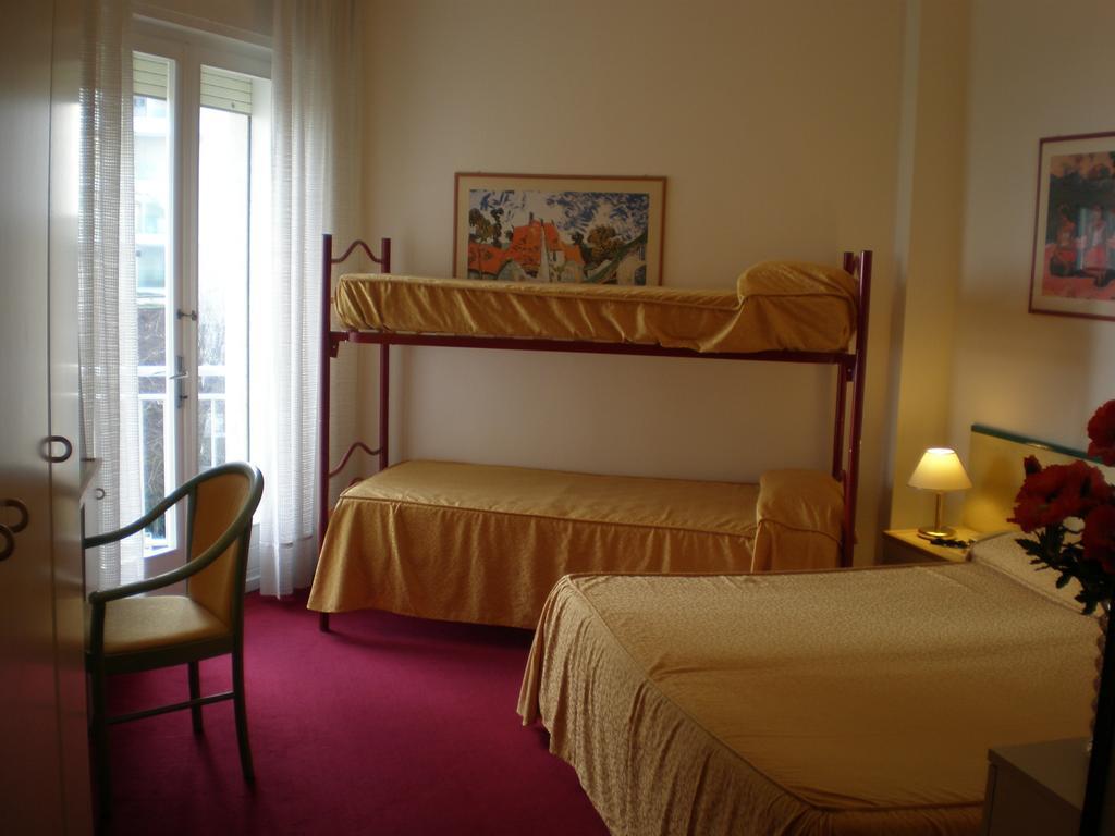 לידו די ג'סולו Hotel Majestic חדר תמונה