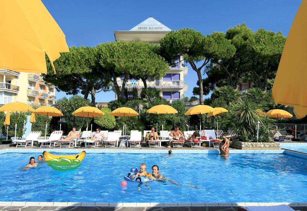 לידו די ג'סולו Hotel Majestic מראה חיצוני תמונה