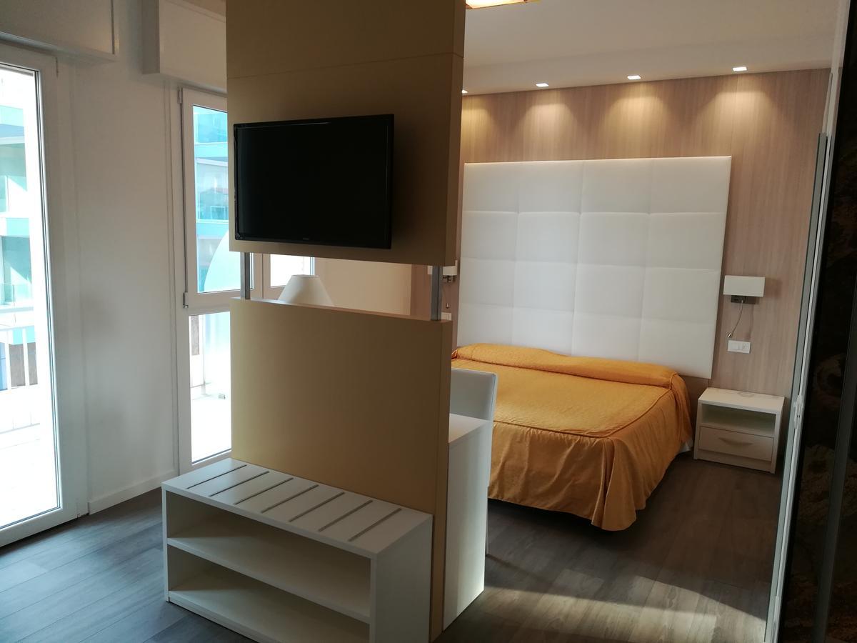 לידו די ג'סולו Hotel Majestic מראה חיצוני תמונה